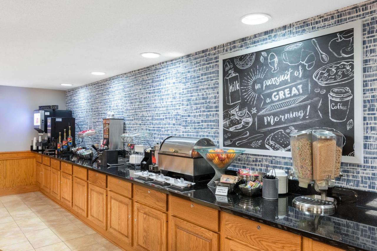Americinn By Wyndham Jackson Bagian luar foto