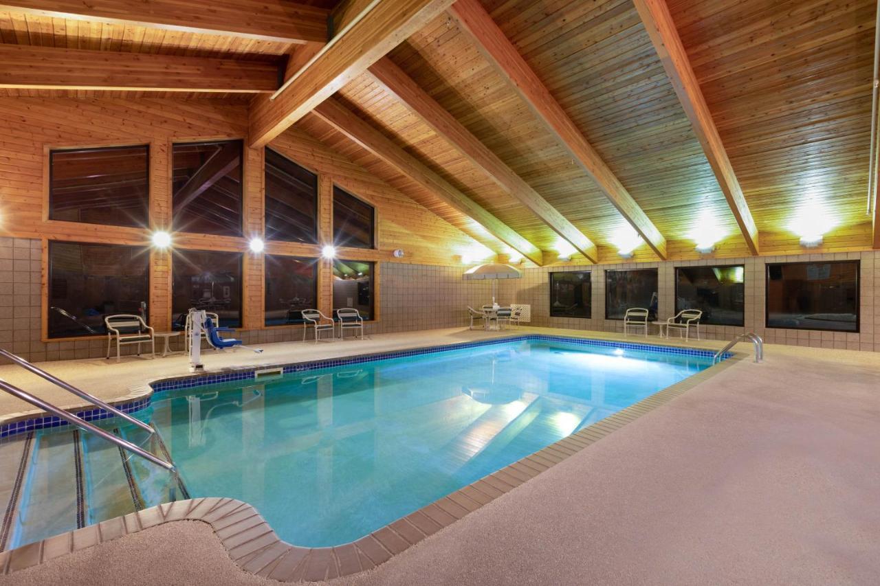 Americinn By Wyndham Jackson Bagian luar foto