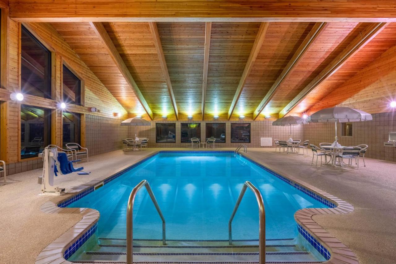 Americinn By Wyndham Jackson Bagian luar foto