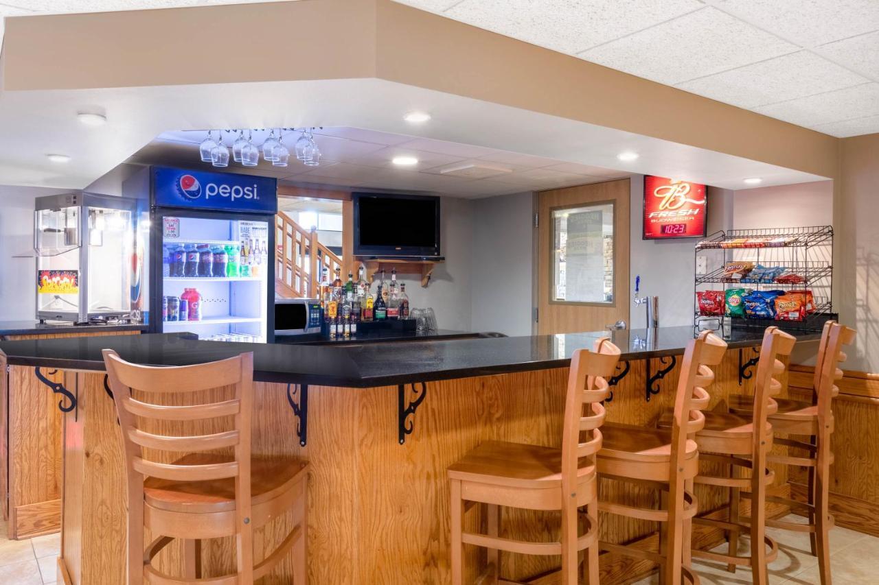 Americinn By Wyndham Jackson Bagian luar foto