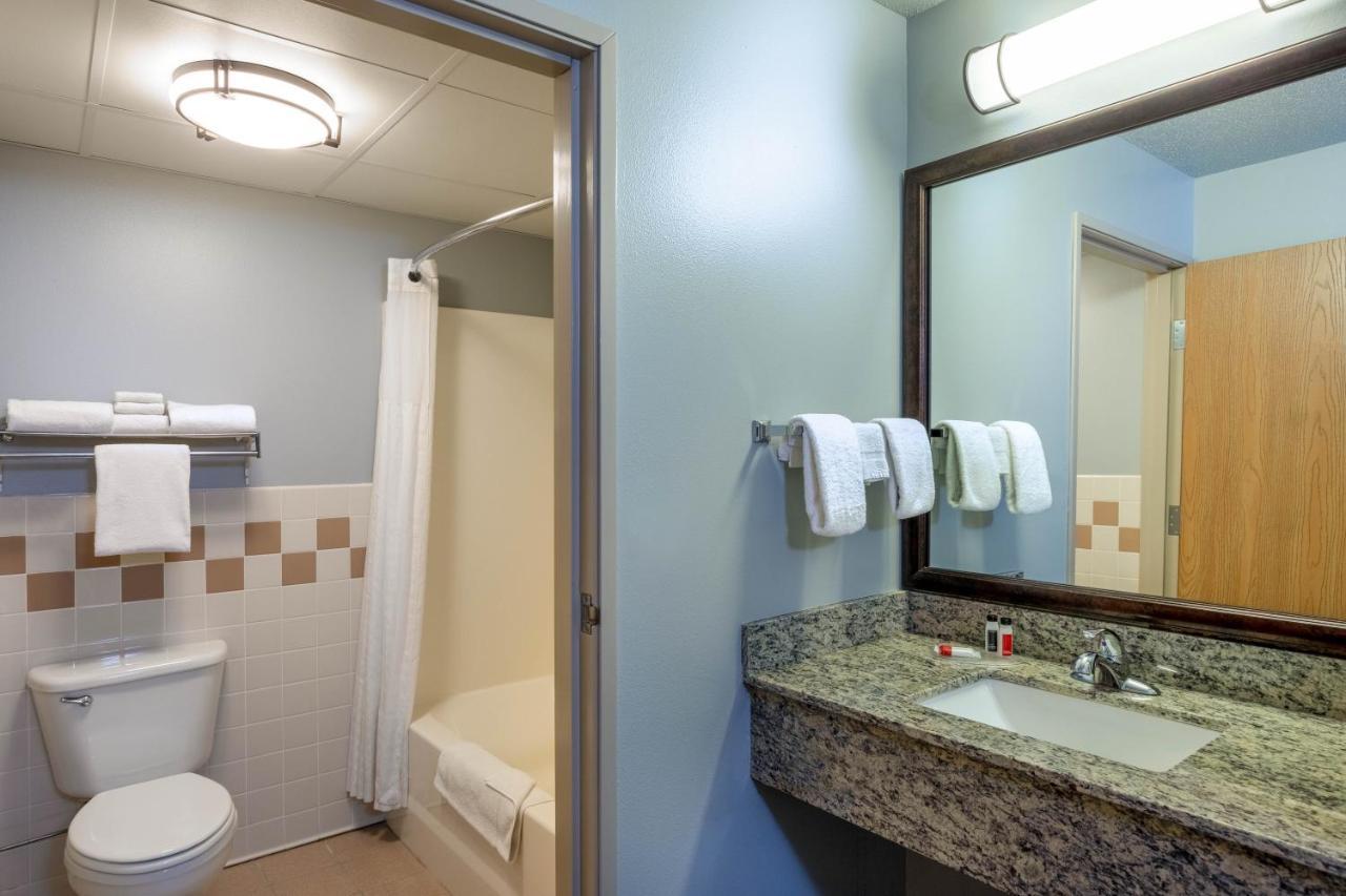 Americinn By Wyndham Jackson Bagian luar foto
